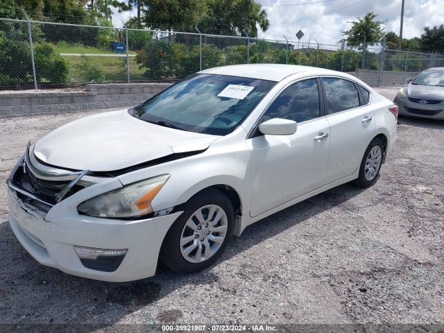 Nissan Altima 2.5 S 2015 1N4AL3AP8FC292518 Image 2
