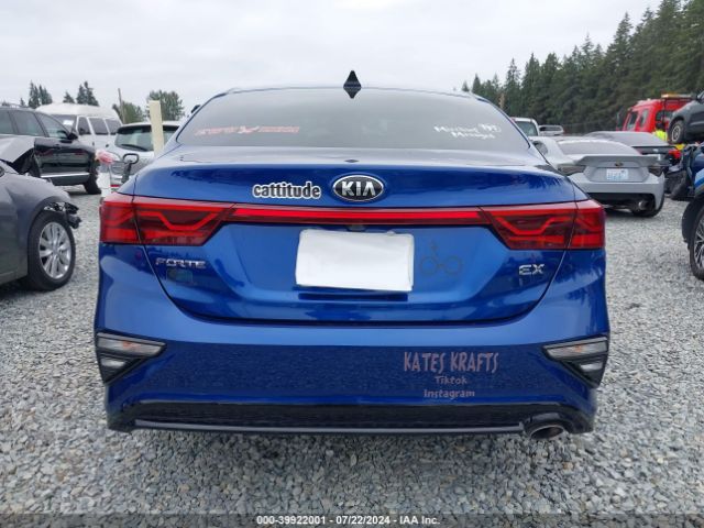 3KPF54AD8ME411034 KIA FORTE EX