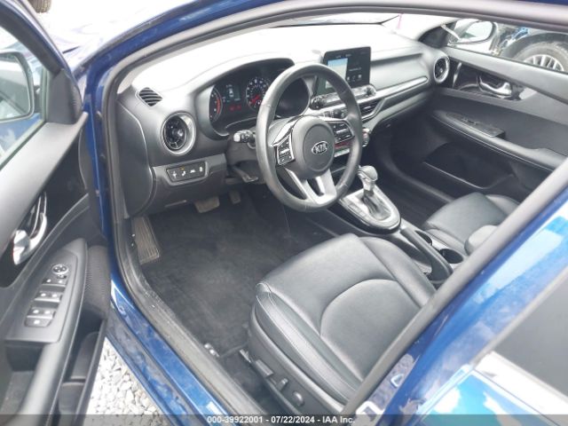 3KPF54AD8ME411034 KIA FORTE EX
