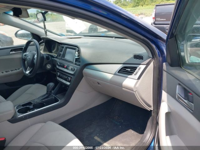 5NPE24AF7KH772558 Hyundai SONATA SE