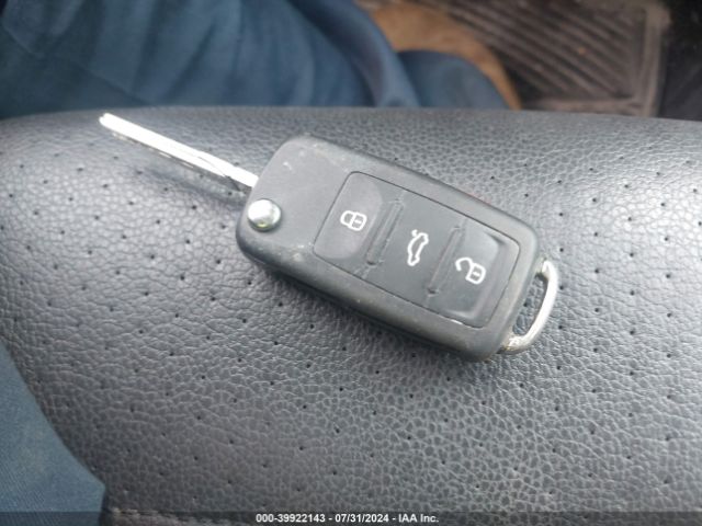 1VWDT7A35HC000447 Volkswagen Passat 1.8t R-line