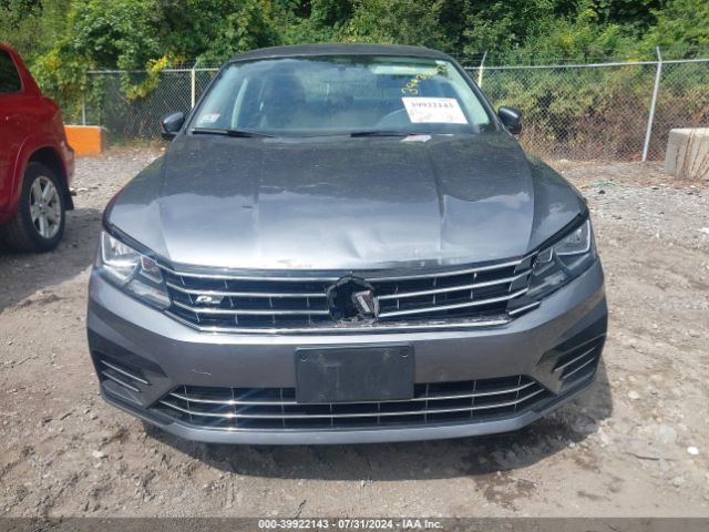 1VWDT7A35HC000447 Volkswagen Passat 1.8t R-line