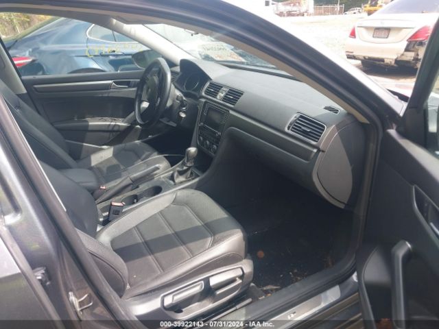 1VWDT7A35HC000447 Volkswagen Passat 1.8t R-line