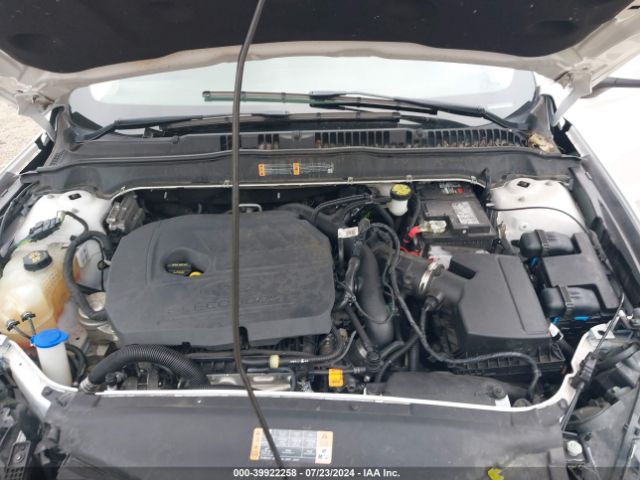3FA6P0HDXJR232383 Ford FUSION SE