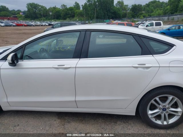 3FA6P0HDXJR232383 Ford FUSION SE