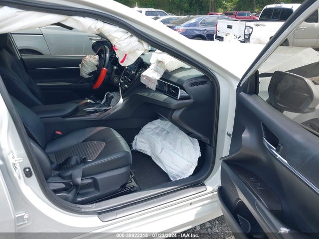 4T1G11AK6PU098015 Toyota CAMRY SE