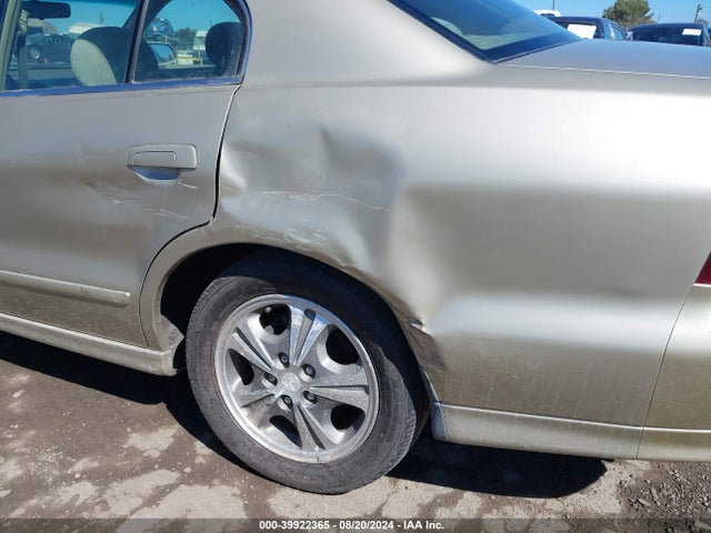 2001 MITSUBISHI GALANT 4A3AA46H01E114538 Photo 5
