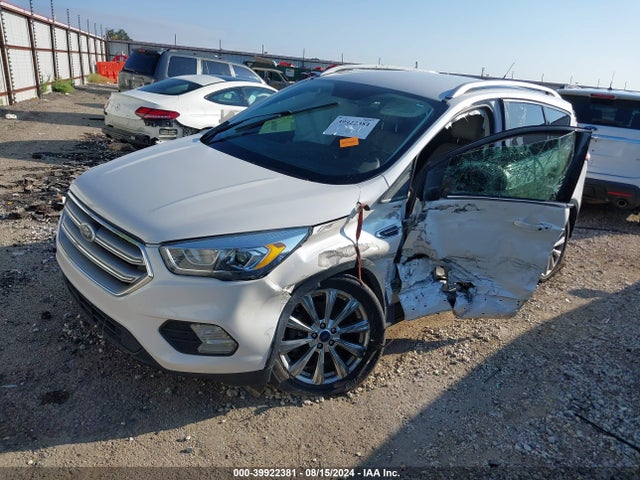 Ford Escape Titanium 2017 1FMCU0J97HUB46460 Image 2