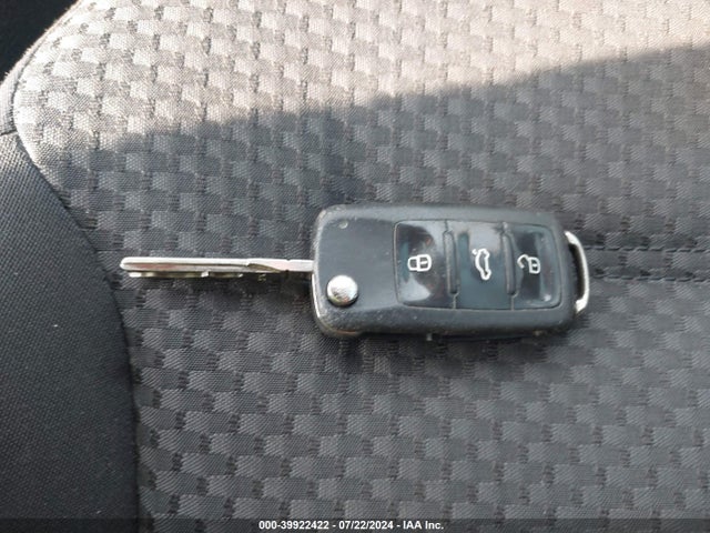 3VW2K7AJ7EM322042 Volkswagen Jetta 2.0l S