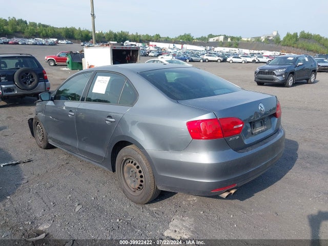 3VW2K7AJ7EM322042 Volkswagen Jetta 2.0l S
