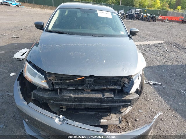 3VW2K7AJ7EM322042 Volkswagen Jetta 2.0l S