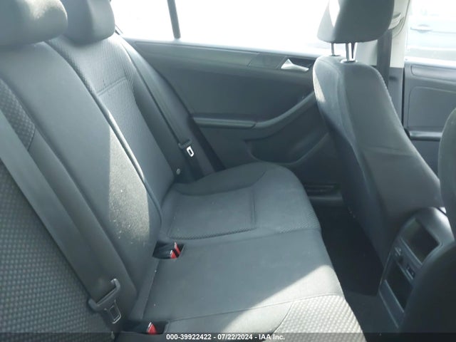3VW2K7AJ7EM322042 Volkswagen Jetta 2.0l S