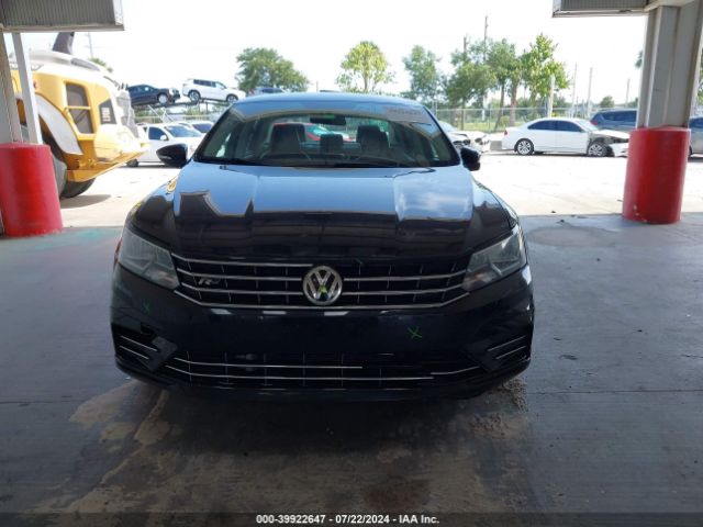 1VWDT7A31HC003216 Volkswagen Passat 1.8t R-line