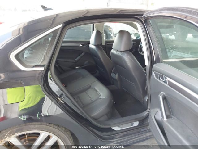 1VWDT7A31HC003216 Volkswagen Passat 1.8t R-line