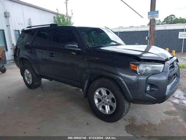 Toyota 4RUNNER SR5 2022 JTEEU5JR5N5251879 головне зображення