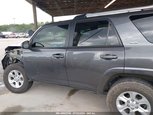 Toyota 4RUNNER SR5 2022 JTEEU5JR5N5251879 Image 15