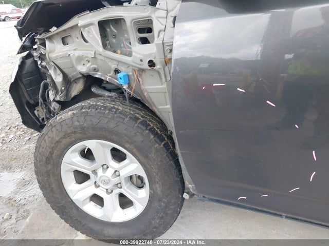 Toyota 4RUNNER SR5 2022 JTEEU5JR5N5251879 Image 19