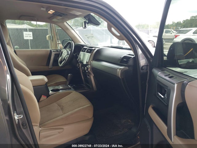 Toyota 4RUNNER SR5 2022 JTEEU5JR5N5251879 Image 5