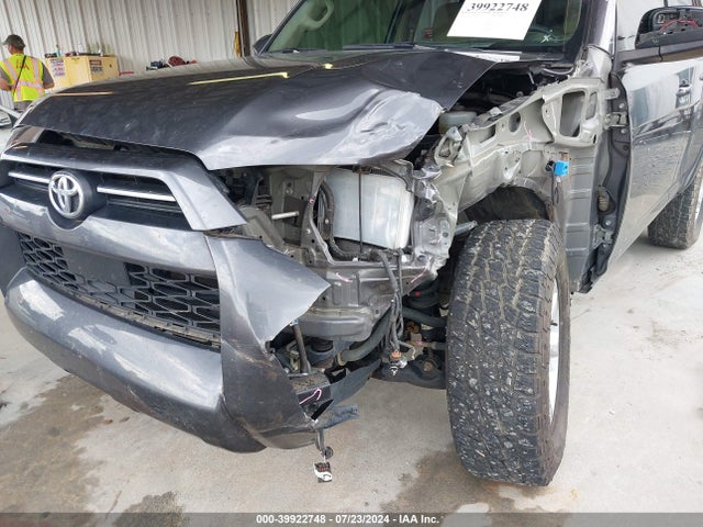 Toyota 4RUNNER SR5 2022 JTEEU5JR5N5251879 Image 6