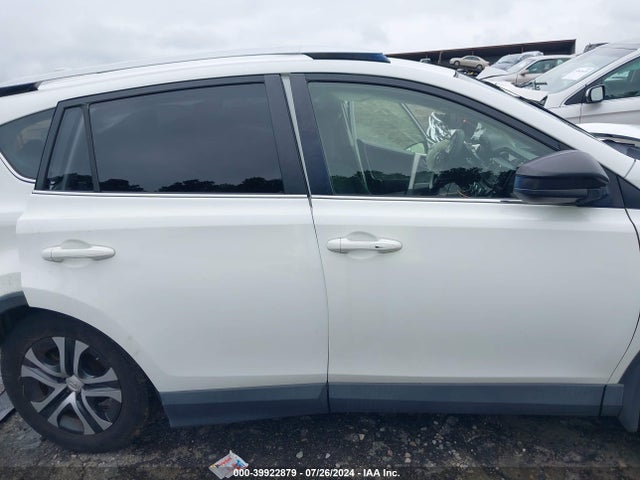 Toyota RAV4 LE 2016 JTMZFREV4GJ078087 Image 13