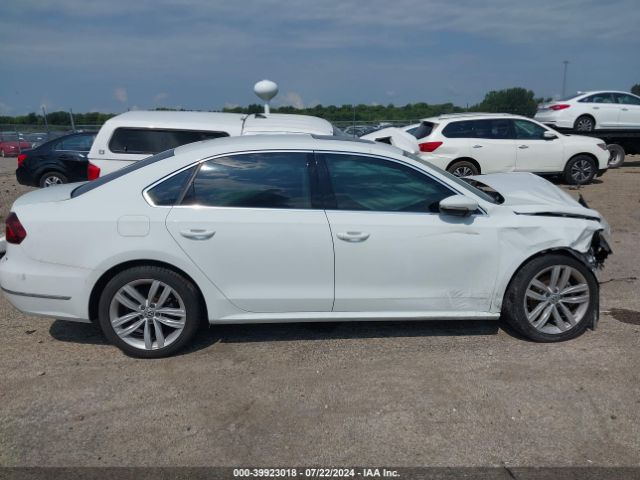 1VWBA7A39JC015939 Volkswagen Passat 2.0t Se