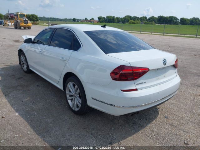 1VWBA7A39JC015939 Volkswagen Passat 2.0t Se