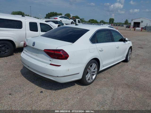 1VWBA7A39JC015939 Volkswagen Passat 2.0t Se