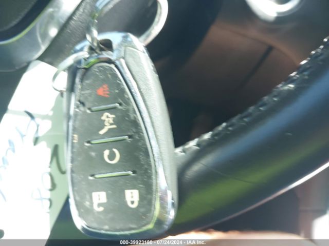 2GNAXJEV9J6307516 Chevrolet EQUINOX LT