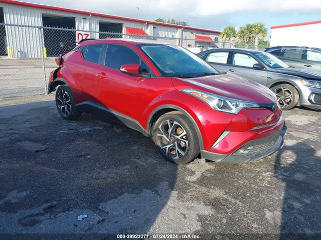 Toyota C-HR XLE 2019 NMTKHMBX8KR068192 main image