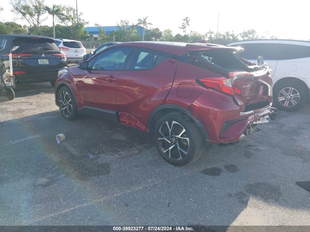 Toyota C-HR XLE 2019 NMTKHMBX8KR068192 Image 3