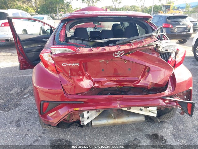 Toyota C-HR XLE 2019 NMTKHMBX8KR068192 Image 6