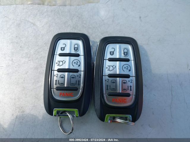 2C4RC1BG8HR711901 Chrysler Pacifica Touring-l
