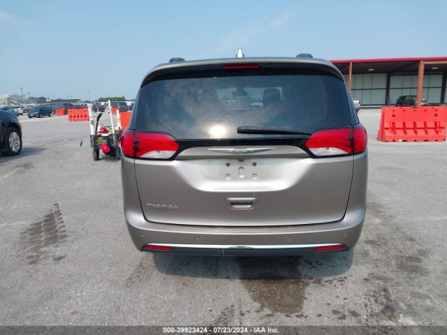 2C4RC1BG8HR711901 Chrysler Pacifica Touring-l