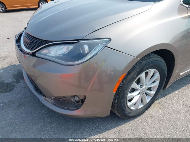 2C4RC1BG8HR711901 Chrysler Pacifica Touring-l