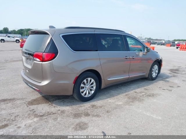 2C4RC1BG8HR711901 Chrysler Pacifica Touring-l