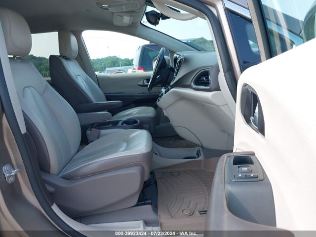 2C4RC1BG8HR711901 Chrysler Pacifica Touring-l