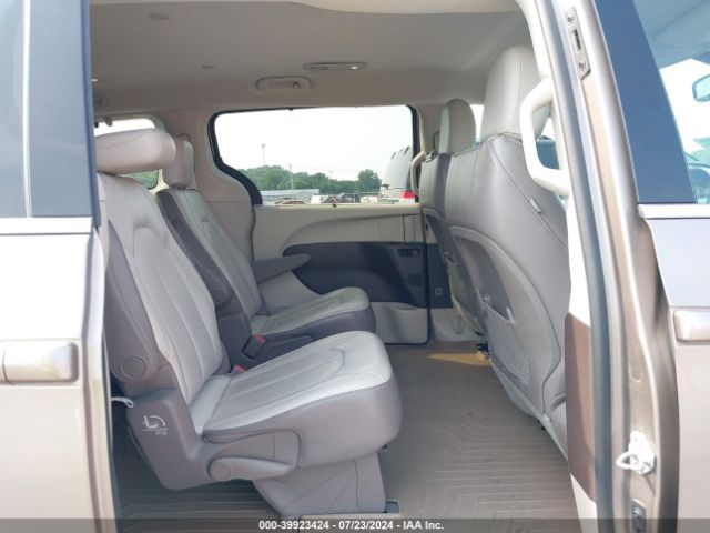 2C4RC1BG8HR711901 Chrysler Pacifica Touring-l