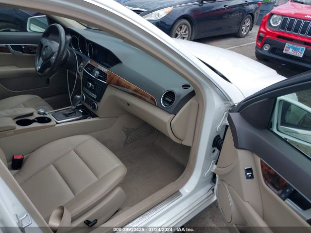 WDDGF4HB5ER305853 Mercedes-Benz C 250 Luxury/sport