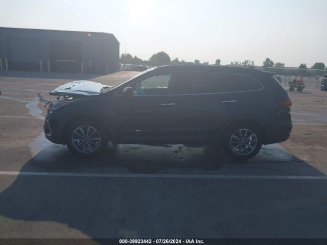 KM8SMDHF3HU217121 Hyundai Santa Fe Se