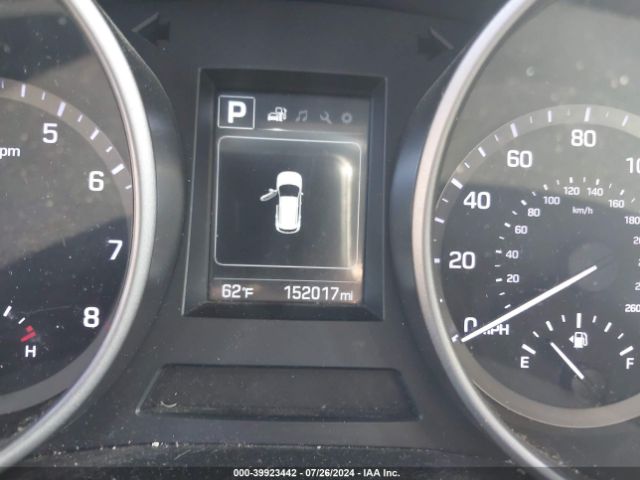 KM8SMDHF3HU217121 Hyundai Santa Fe Se