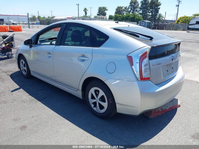 Toyota Prius Two 2015 JTDKN3DU7F0484573 Image 3