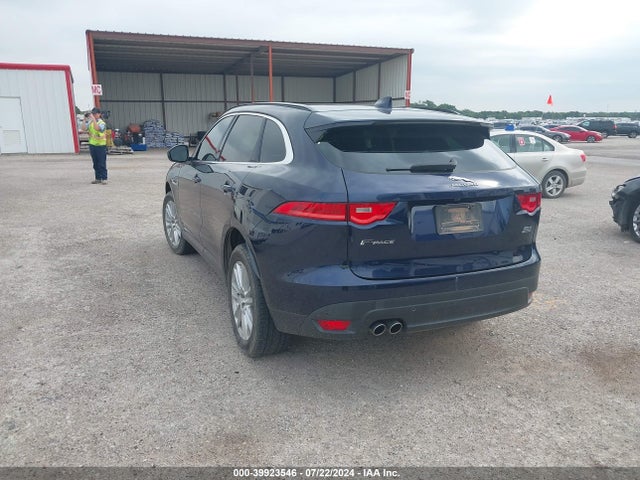 2018 JAGUAR F-PACE SADCK2FN8JA278845 Photo 2