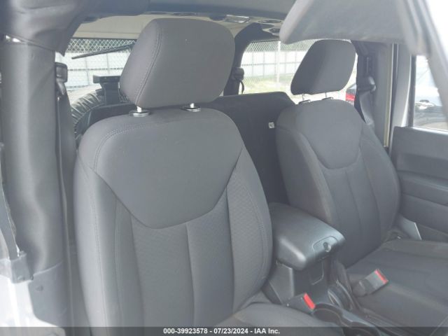 1C4AJWAG7EL126152 Jeep Wrangler Sport