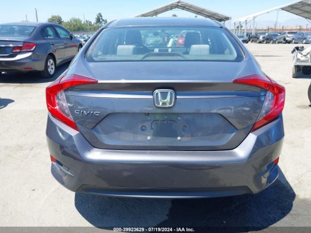 2HGFC2F58JH517853 Honda Civic Lx