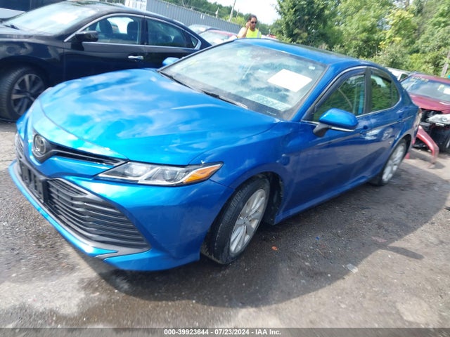 Toyota CAMRY LE 2019 4T1B11HK5KU234675 Image 2