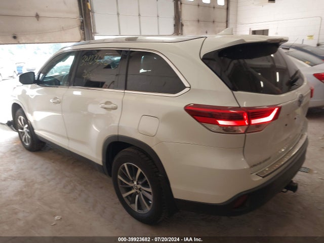 Toyota Highlander Xle 2019 5TDJZRFH7KS598356 Image 3