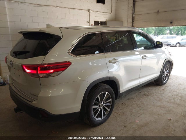 Toyota Highlander Xle 2019 5TDJZRFH7KS598356 Image 4