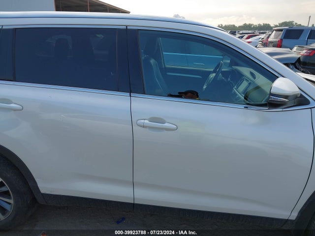 Toyota Highlander Xle 2019 5TDJZRFH3KS594532 Image 13