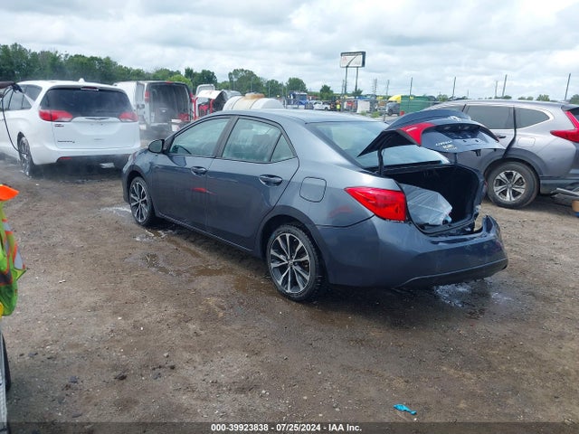 Toyota COROLLA SE 2017 5YFBURHE4HP670475 Image 3