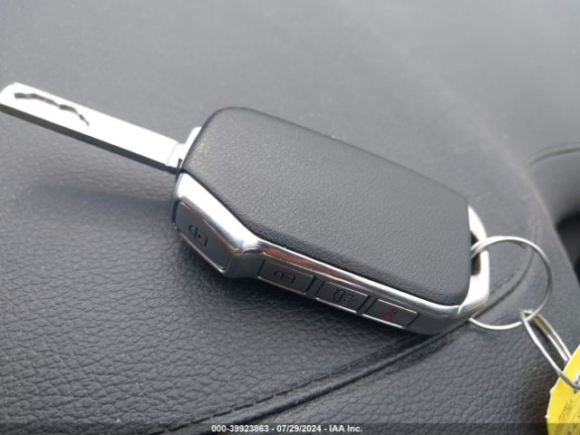 3KPF24AD1KE107811 KIA Forte Lxs
